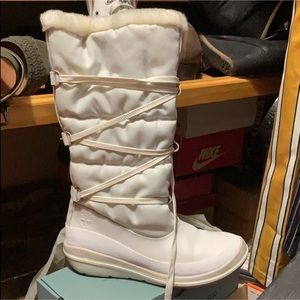Timberland women’s fuzzy boots